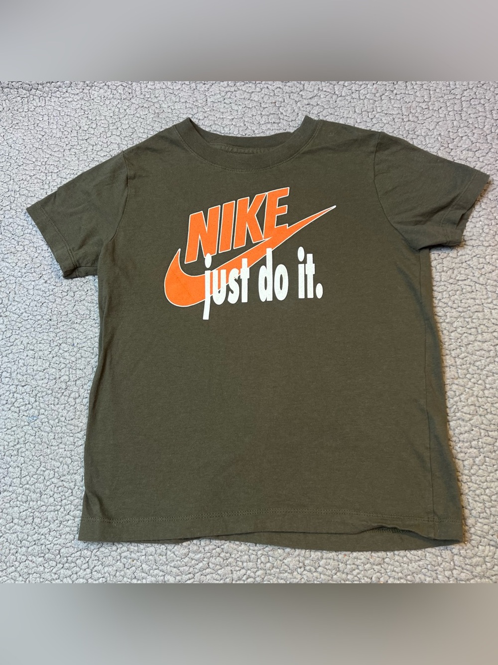 Nike Just Do It Short Sleeve Olive Green T Shirt Little Boys Size Small